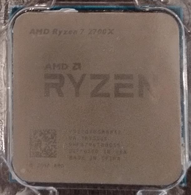 AMD Ryzen 7 2700X + Originele RGB Wraith Prism Koeler, Computers en Software, Processors, Zo goed als nieuw, 8-core, 3 tot 4 Ghz