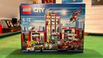 Lego City 60110 caserne de pompiers, Ensemble complet, Lego, Utilisé, Enlèvement ou Envoi