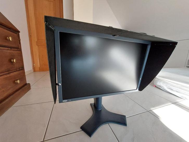 LaCie 526 Professioneel computerscherm, TV, Hi-fi & Vidéo, Photo | Appareils professionnels, Comme neuf, Enlèvement