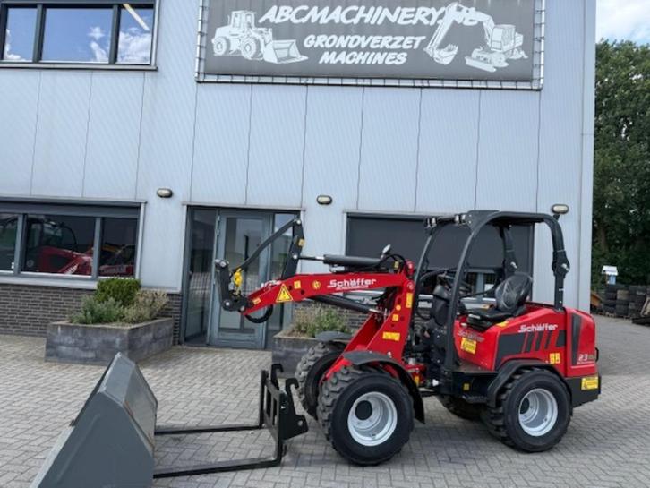 Schaffer 23E 400u Bj21 2.2T Minishovel Kniklader NWST, Zakelijke goederen, Machines en Bouw | Kranen en Graafmachines, Wiellader of Shovel