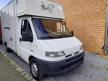 Paardencamionette voor 2 paarden beschikbaar voor biedingen