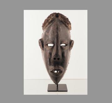Makonde masker met leder huid (251013-03) beschikbaar voor biedingen