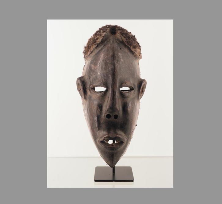 Makonde masker met leder huid (251013-03), Antiek en Kunst, Kunst | Niet-Westerse kunst, Verzenden