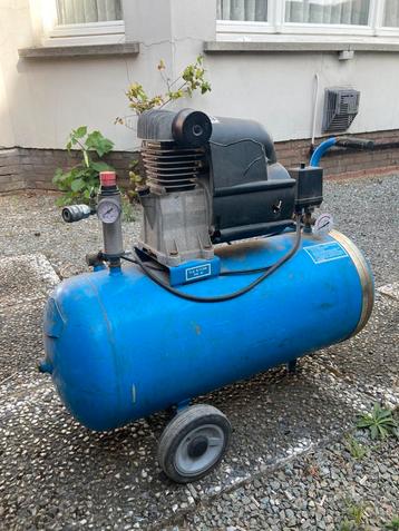 Goed werkende CM compressor 50L / 12bar beschikbaar voor biedingen