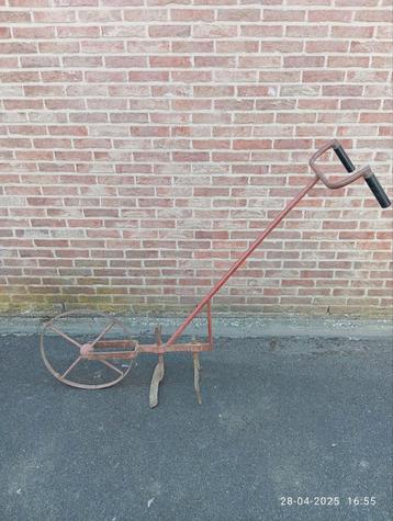 Schoffelmachine beschikbaar voor biedingen