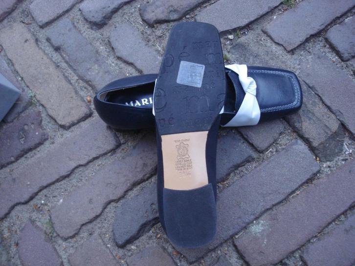 Gratis verzenden nieuwe blauw witte maripe moccasins mt 36,5, Kleding | Dames, Schoenen, Nieuw, Instappers, Blauw, Verzenden