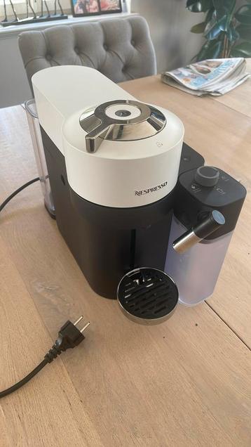 De'Longhi Nespresso Vertuo Lattissima - Koffiemachine - Wit, Elektronische apparatuur, Koffiezetapparaten, Ophalen of Verzenden