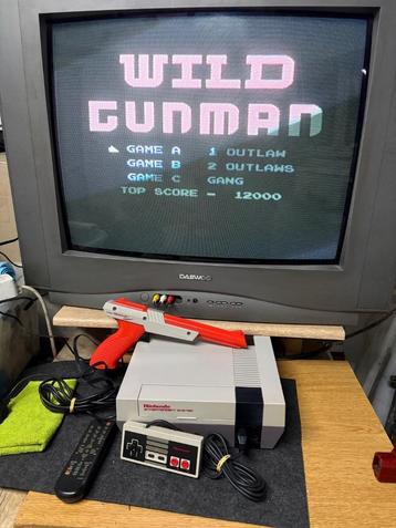 nintendo nes action set + TV crt 70cm  beschikbaar voor biedingen