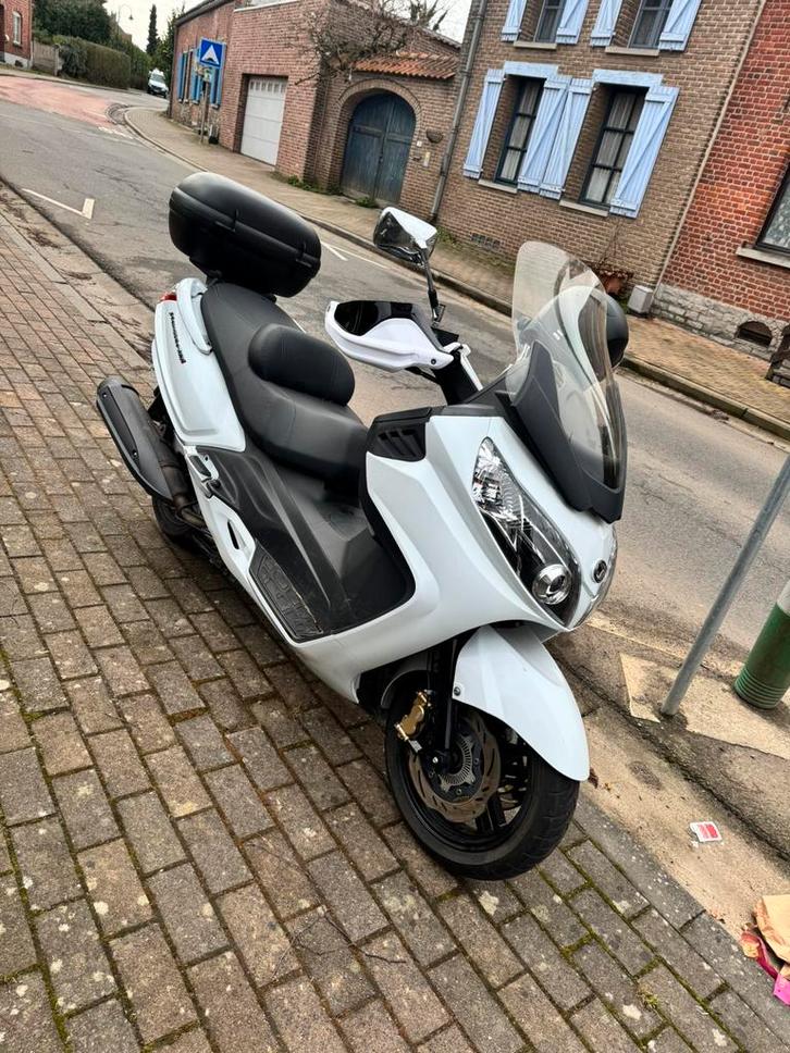 sym 400i abs 2013 euro 3 echange possible, Motoren, Motoren | Suzuki, Particulier, Scooter, Handvatverwarming, LED Verlichting