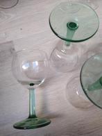 4 wijnglazen met groene voet, Verzamelen, Glas en Drinkglazen, Ophalen of Verzenden, Zo goed als nieuw
