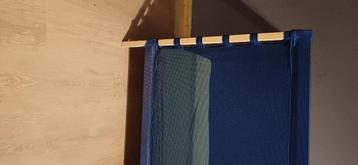 Bedje Ikea mooi en degelijk met houten lattenbodem en matras beschikbaar voor biedingen