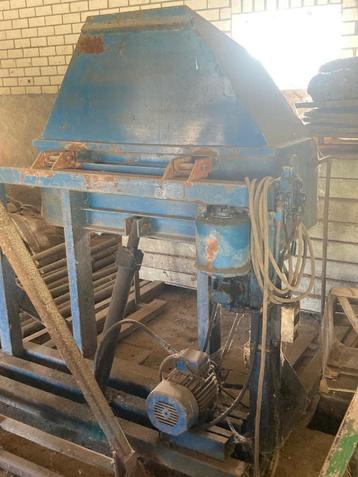 Kistenkantelaar (elektrisch) beschikbaar voor biedingen