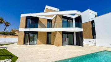 Fantastische designer vrijstaande villa in Torrevieja... beschikbaar voor biedingen