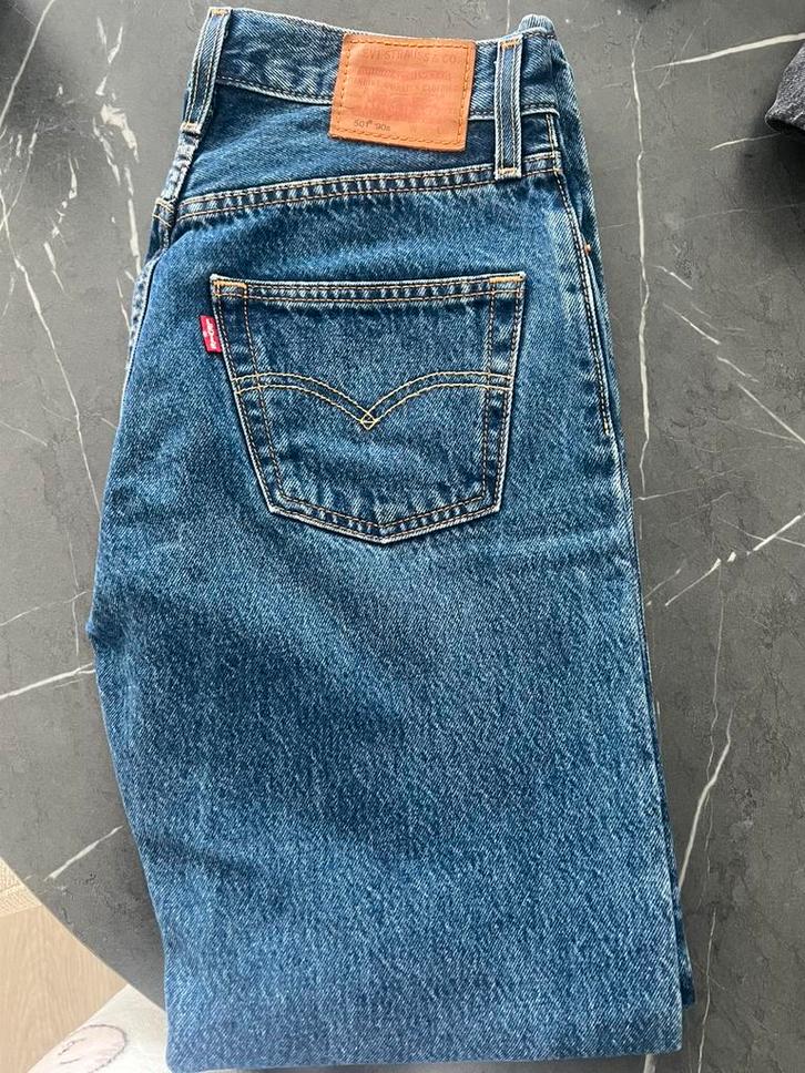 Levi’s broek, Kleding | Dames, Broeken en Pantalons, Zo goed als nieuw, Maat 34 (XS) of kleiner, Blauw, Lang, Ophalen