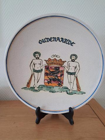sierbord in klei wapenschild Oudenaarde beschikbaar voor biedingen