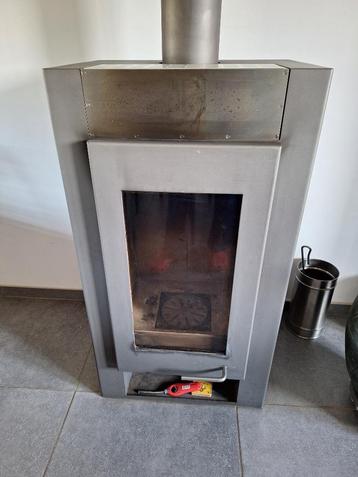 Poêle à bois SKANTHERM, Enlèvement, Utilisé, Bois, Autoportant