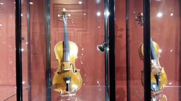 Violon  bohémien 18 siècle, Enlèvement, Violon