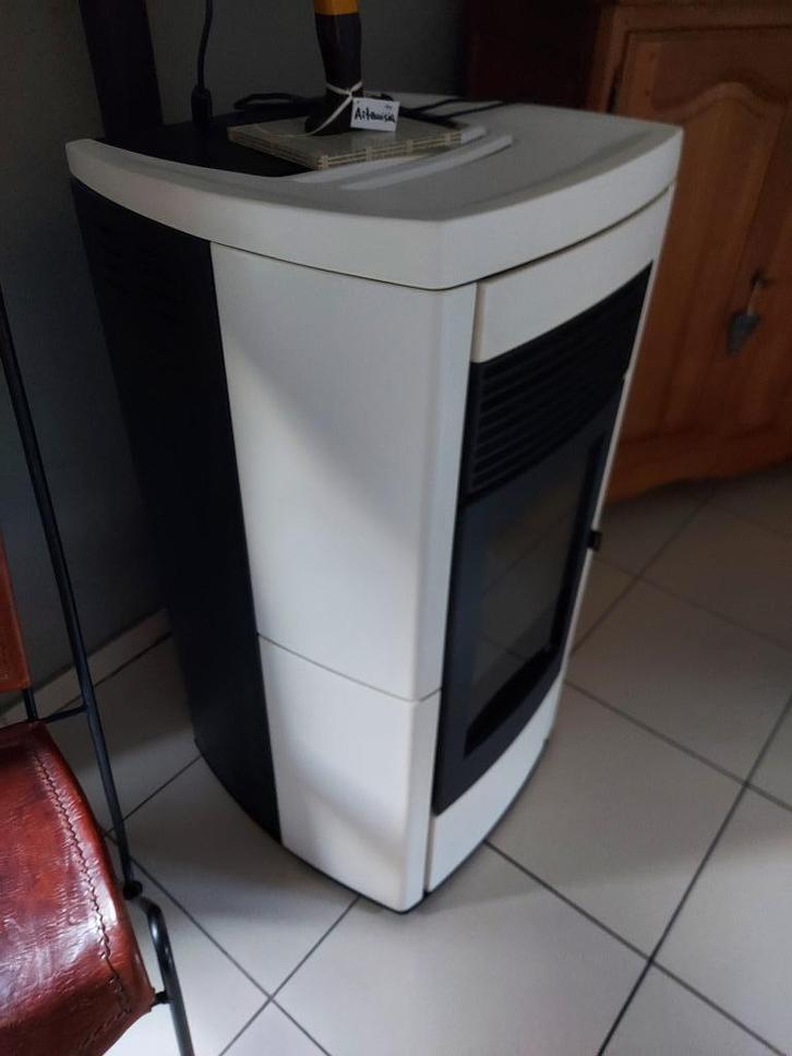 poêle à pellet MCZ EGO/STAR 2.0 confort air 8kw, Doe-het-zelf en Bouw, Verwarming en Radiatoren, Zo goed als nieuw, Kachel, 800 watt of meer