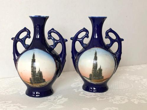 Deux beaux mini-vases anciens avec la cathédrale d'Anvers, Antiquités & Art, Antiquités | Vases, Enlèvement ou Envoi