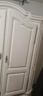 Armoire de charactere en chaine en tres bon condition., Maison & Meubles, Armoires | Penderies & Garde-robes, Comme neuf, Ancien - tres bien entretenu