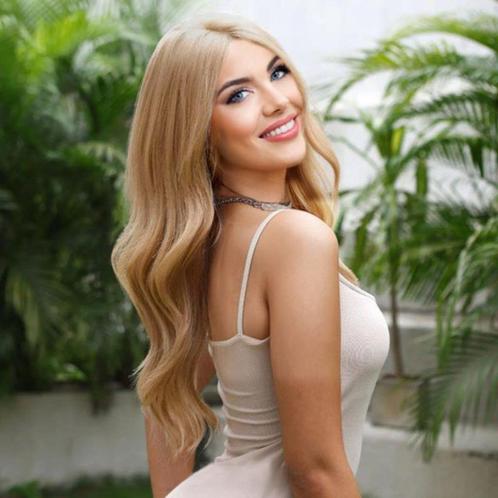 Sexy swiss lace pruik lang haar zonder pony model Tessel, Handtassen en Accessoires, Uiterlijk | Haarverzorging, Nieuw, Pruik of Haarverlenging