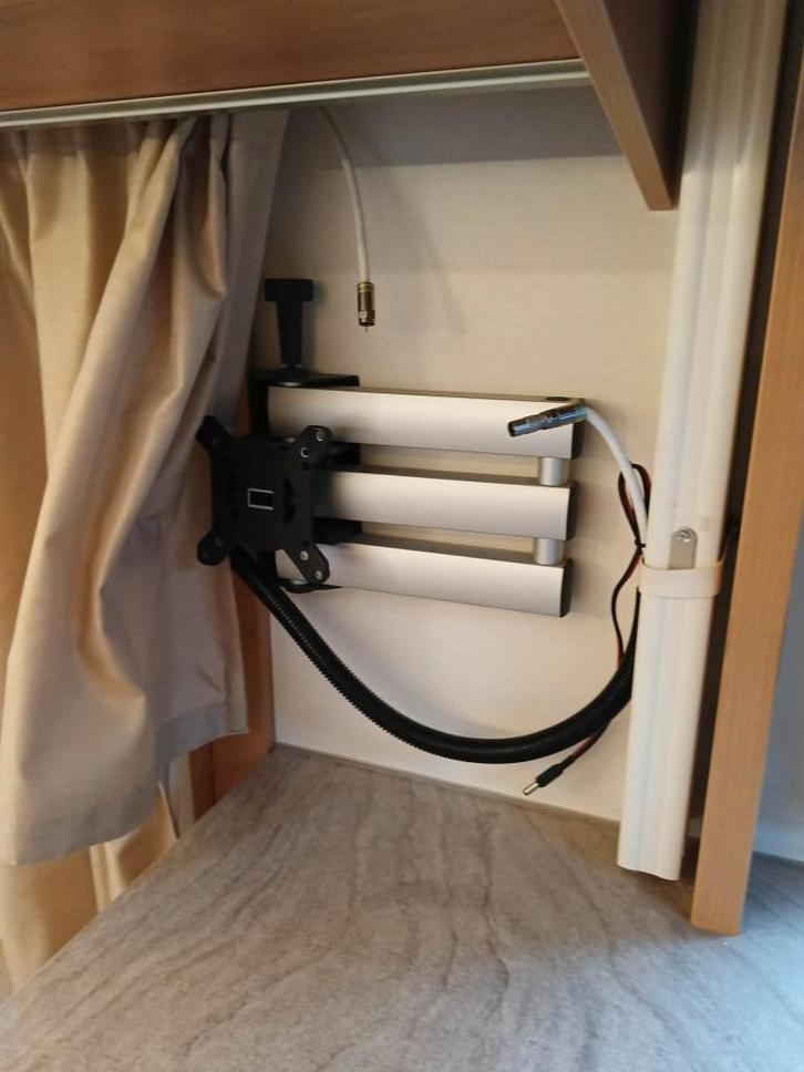 Te koop Caravan DETHLEFFS 470ER, Caravanes & Camping, Caravanes, Particulier, jusqu'à 4, 1250 - 1500 kg, Banquette en rond, Dethleffs