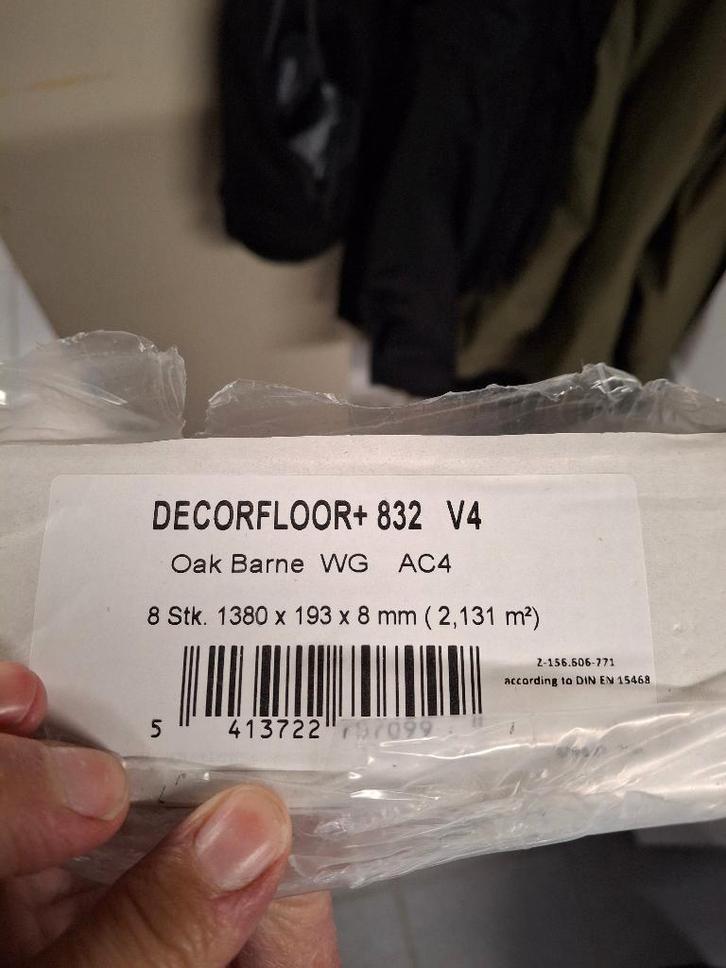 PARQUET stratifié gris 8mm 14M2, Bricolage & Construction, Planches & Dalles, Parquet, Enlèvement