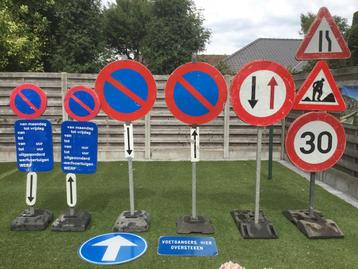 Verkeersborden beschikbaar voor biedingen