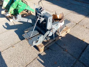 newholland tm 165 fronthef.
3ton beschikbaar voor biedingen