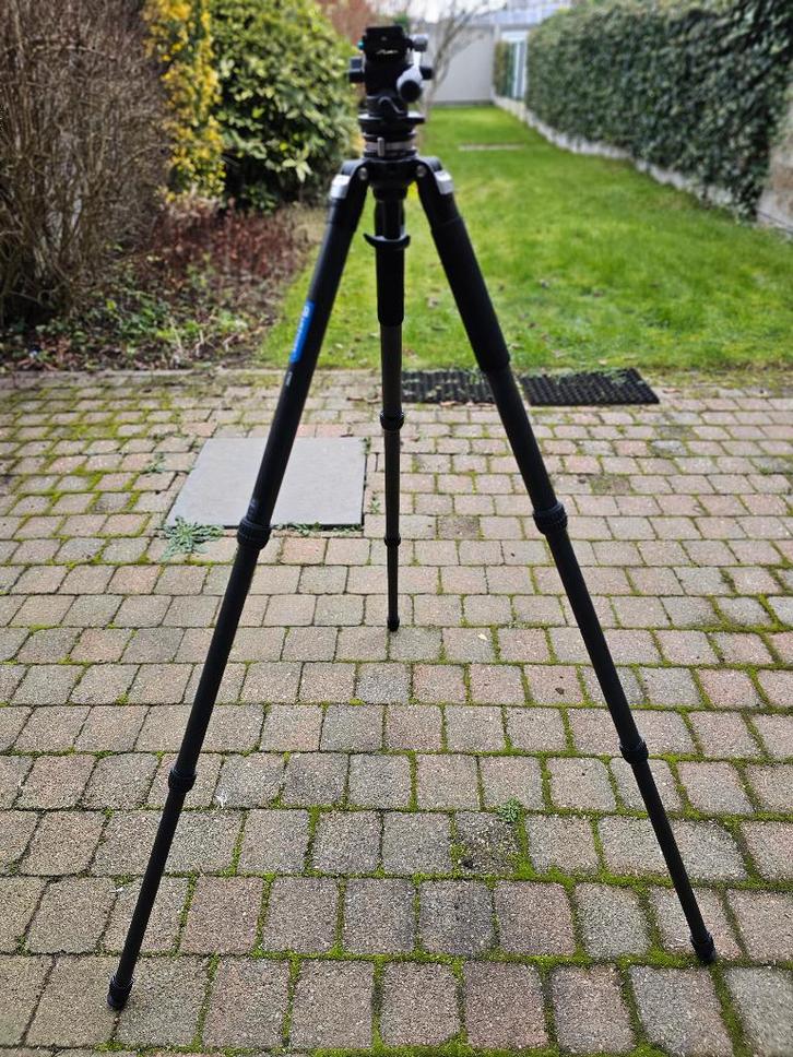 Carbon statief met leveler en Fluid head, Audio, Tv en Foto, Optische apparatuur | Telescopen, Nieuw, Onderdelen of Accessoires