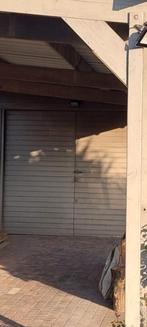 Gratis 2 deurs opendraaiende houten garagepoort., Ophalen
