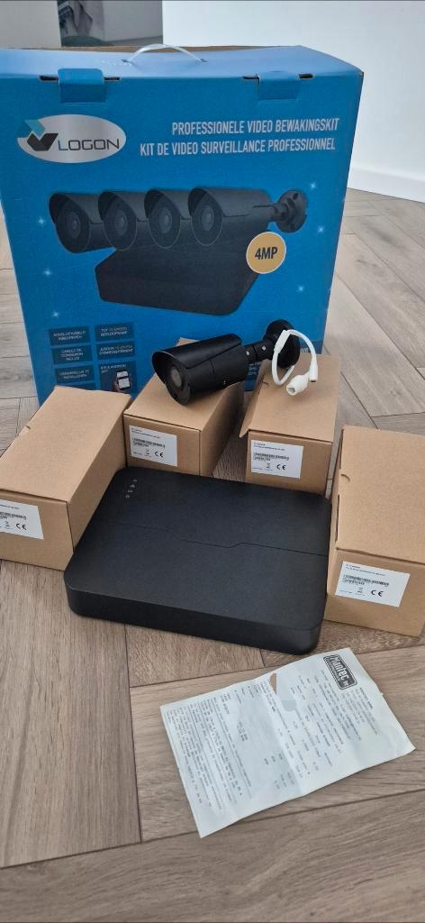 Bekabelde videobewaking 4 camera's zwart+recorder NIEUW, Audio, Tv en Foto, Videobewaking, Nieuw, Buitencamera, Ophalen