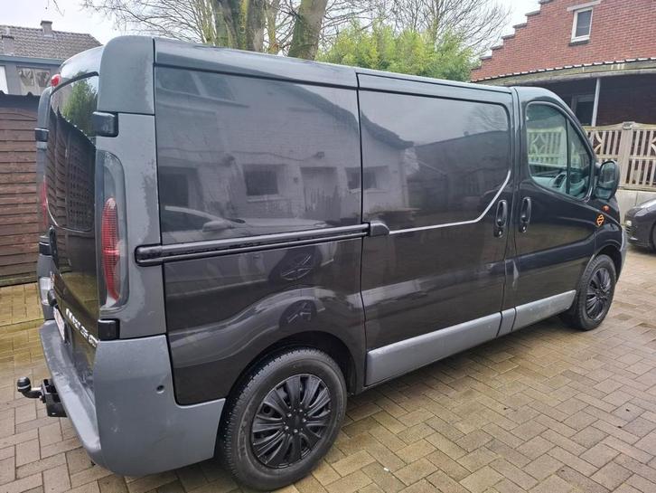 Opel vivaro 2500 cdti 3 zitplaatsen, Auto's, Bestelwagens en Lichte vracht, Particulier, ABS, Achteruitrijcamera, Airbags, Bluetooth