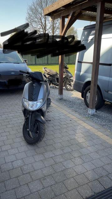 2 kymco scooters  beschikbaar voor biedingen