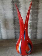 vaas gekleurd glas murano stijl, Huis en Inrichting, Woonaccessoires | Vazen, Ophalen of Verzenden, Minder dan 50 cm, Rood, Glas