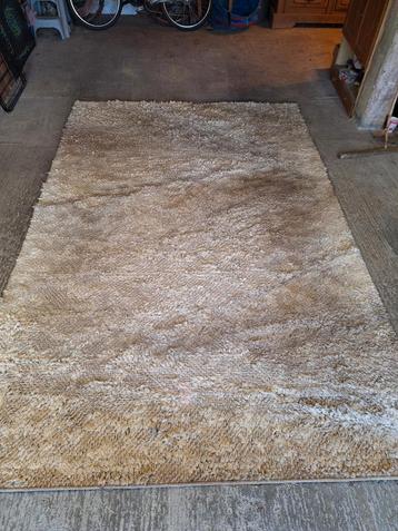 Gratis oud tapijt 2m x 3m beschikbaar voor biedingen