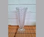Vintage vaasje op voet, Huis en Inrichting, Woonaccessoires | Vazen, Ophalen of Verzenden, Gebruikt, Glas