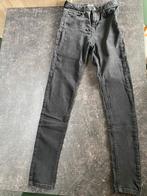 jeans confectiemaat 34 (ev + blouse), Vêtements | Femmes, Jeans, Enlèvement ou Envoi, Noir, W27 (confection 34) ou plus petit