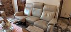 Lederen salon met 2 electrische relaxen 2 1-zitten en poef, Huis en Inrichting, Ophalen, Gebruikt