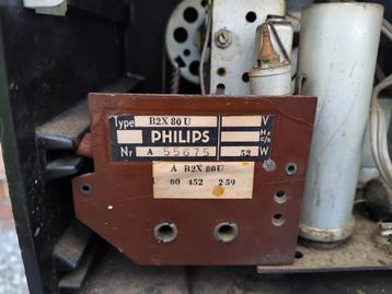 Oude radio philips beschikbaar voor biedingen