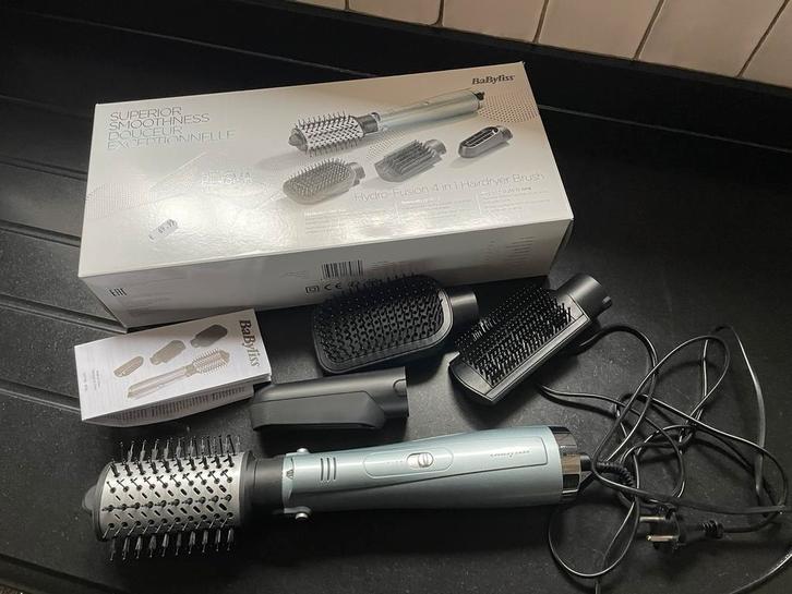 4 in 1 Hairdryer Brush Babyliss  Nieuw 60€, Handtassen en Accessoires, Uiterlijk | Haarverzorging, Nieuw, Ophalen of Verzenden