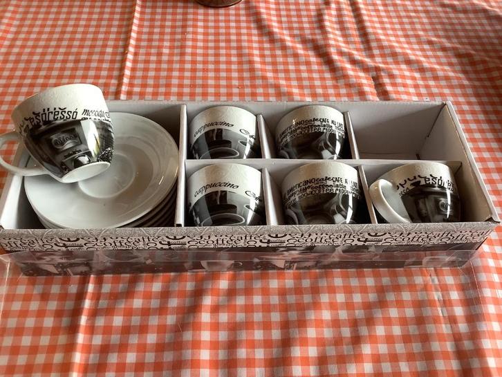 Koffieservies + bestek, Huis en Inrichting, Keuken | Bestek, Nieuw, Los bestek, Inox of Chroom, Vaatwasserbestendig, Ophalen