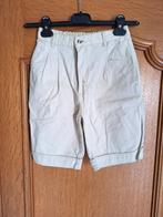 short beige - Taille: 8/10 ans, Kinderen en Baby's, Kinderkleding | Maat 134, Overige typen, Kid cool, Jongen of Meisje, Ophalen of Verzenden