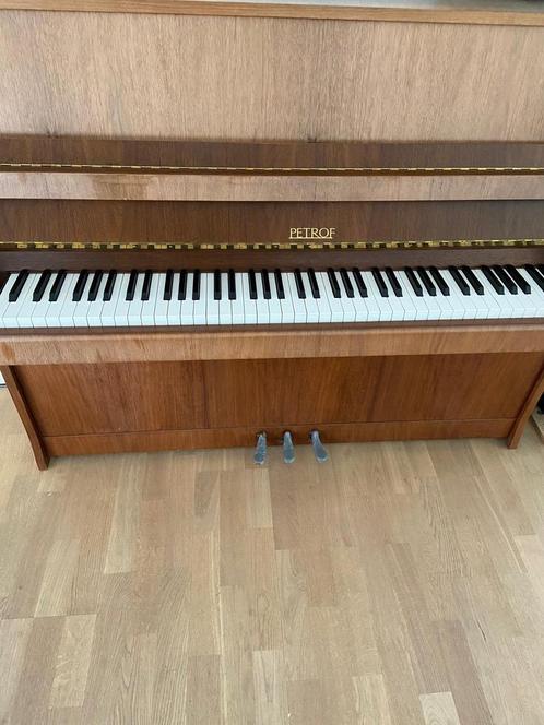 Piano petrof 115/II serie nr 531792, Muziek en Instrumenten, Piano's, Gebruikt, Piano, Bruin, Ophalen