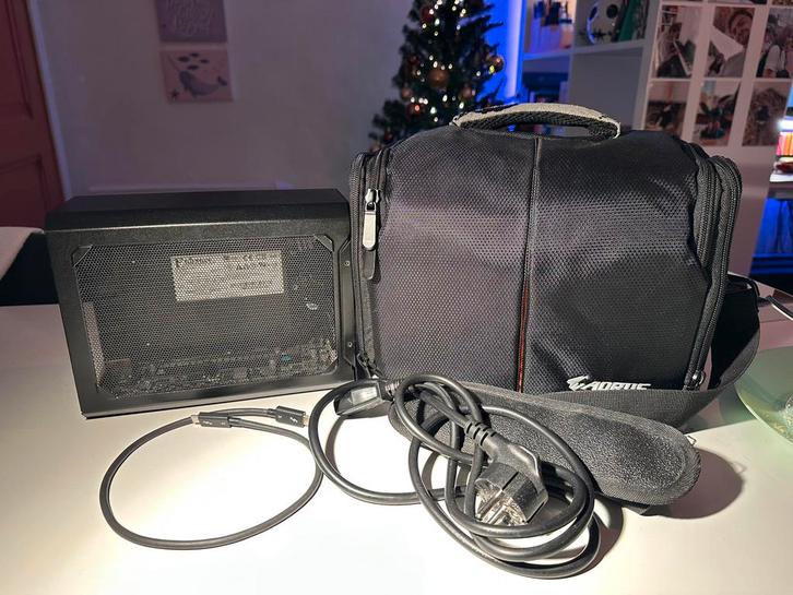 Gigabyte Aorus Gaming Box - eGPU behuizing (Thunderbolt 3), Informatique & Logiciels, Boîtiers d'ordinateurs, Utilisé, Enlèvement ou Envoi