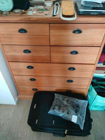 Slaapkamer natuurlijk hout beschikbaar voor biedingen