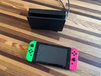 Nintendo Switch met 8 spelletjes, 4 controllers en accessoir, Games en Spelcomputers, Games | Nintendo Switch, Ophalen, Zo goed als nieuw