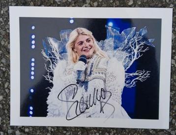 Gesigneerde foto van Sandra Kim.  beschikbaar voor biedingen