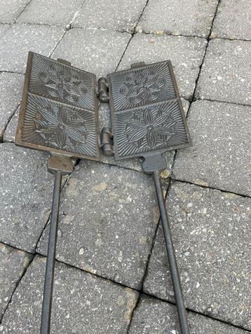 Gaufrier ancien en fonte, Enlèvement, Utilisé