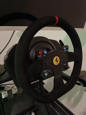 Thrustmaster T300RS - Ferrari Edition beschikbaar voor biedingen